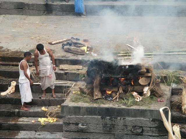 Nepal%20-%2027%20-%20Pyre.jpg