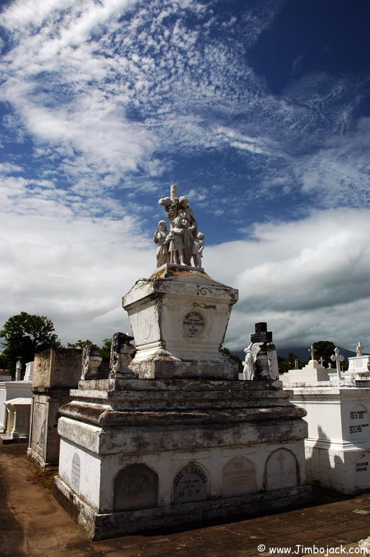 Nicaragua_Cemetery_005.jpg