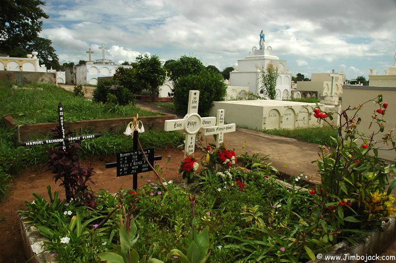 Nicaragua_Cemetery_011.jpg