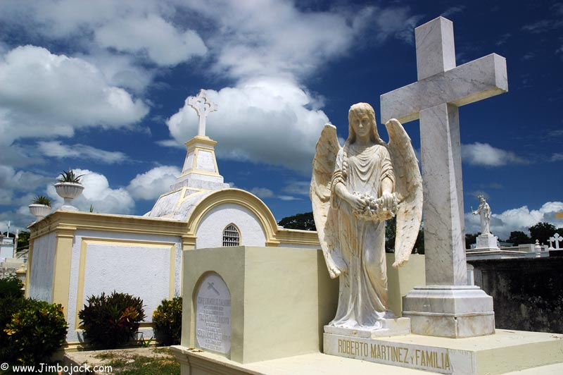 Nicaragua_Cemetery_019.jpg
