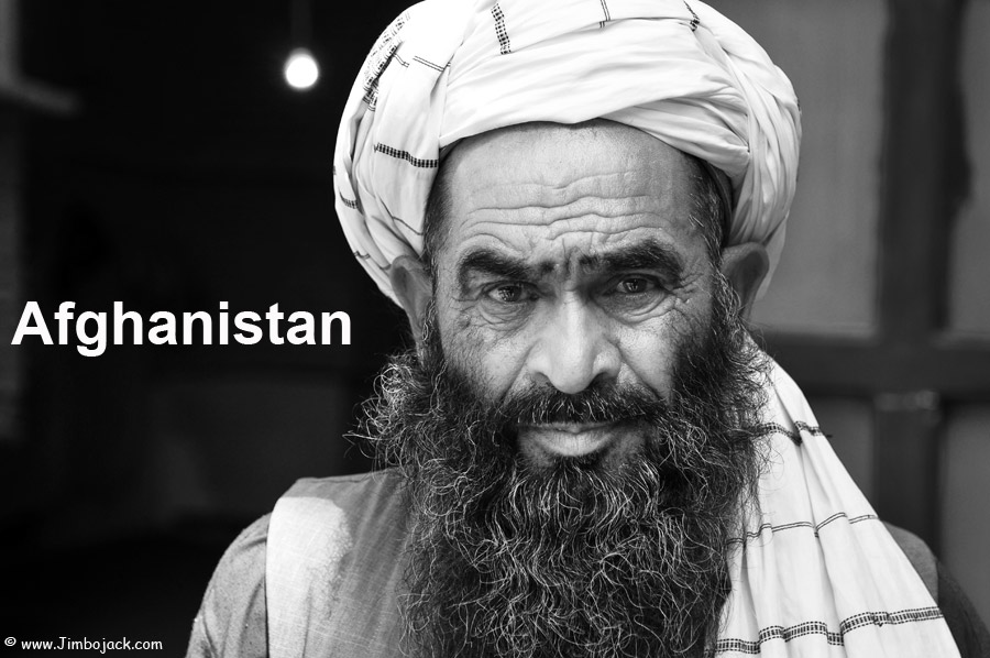 Index - Afghanistan - Guardian of a Shrine, Balkh
