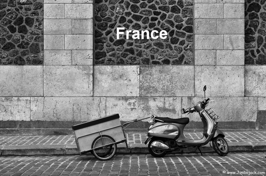 Index - France - Motorbike parked in Paris